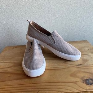 Tommy Bahama Slip on Sneaker
